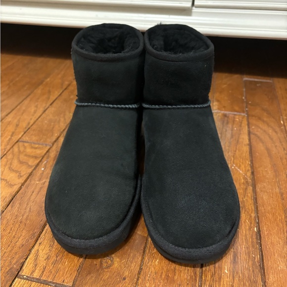 UGG Classic Mini II Boot - Picture 1 of 8